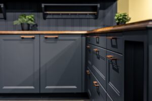 Cabinet Refacing vs Replacing